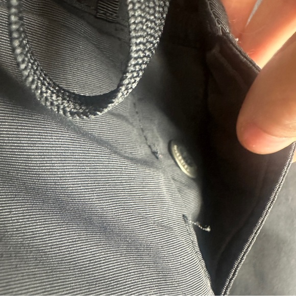 Patagonia Men’s black short in waist size 34 tie waist with zipper pockets - Picture 3 of 8